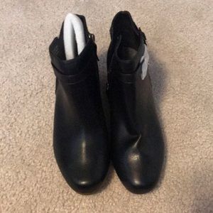Black Dr Scholl’s bootie